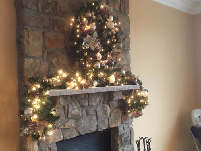 interior_christmas_decorating_service_washington_maryland_leesburg_tree_mantel