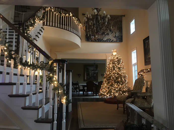 interior_christmas_decorating_service_washington_maryland_leesburg_tree_mantel